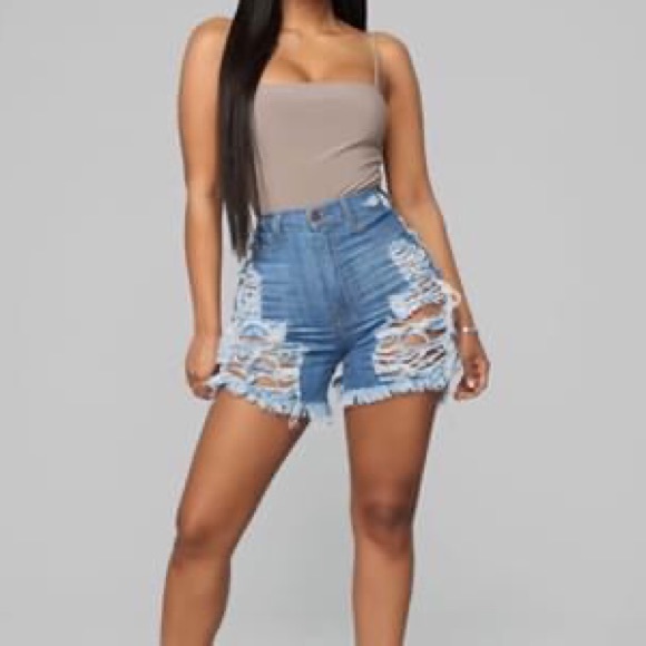 Extra- distressed Bermuda shorts SIZE 1 - Picture 2 of 4